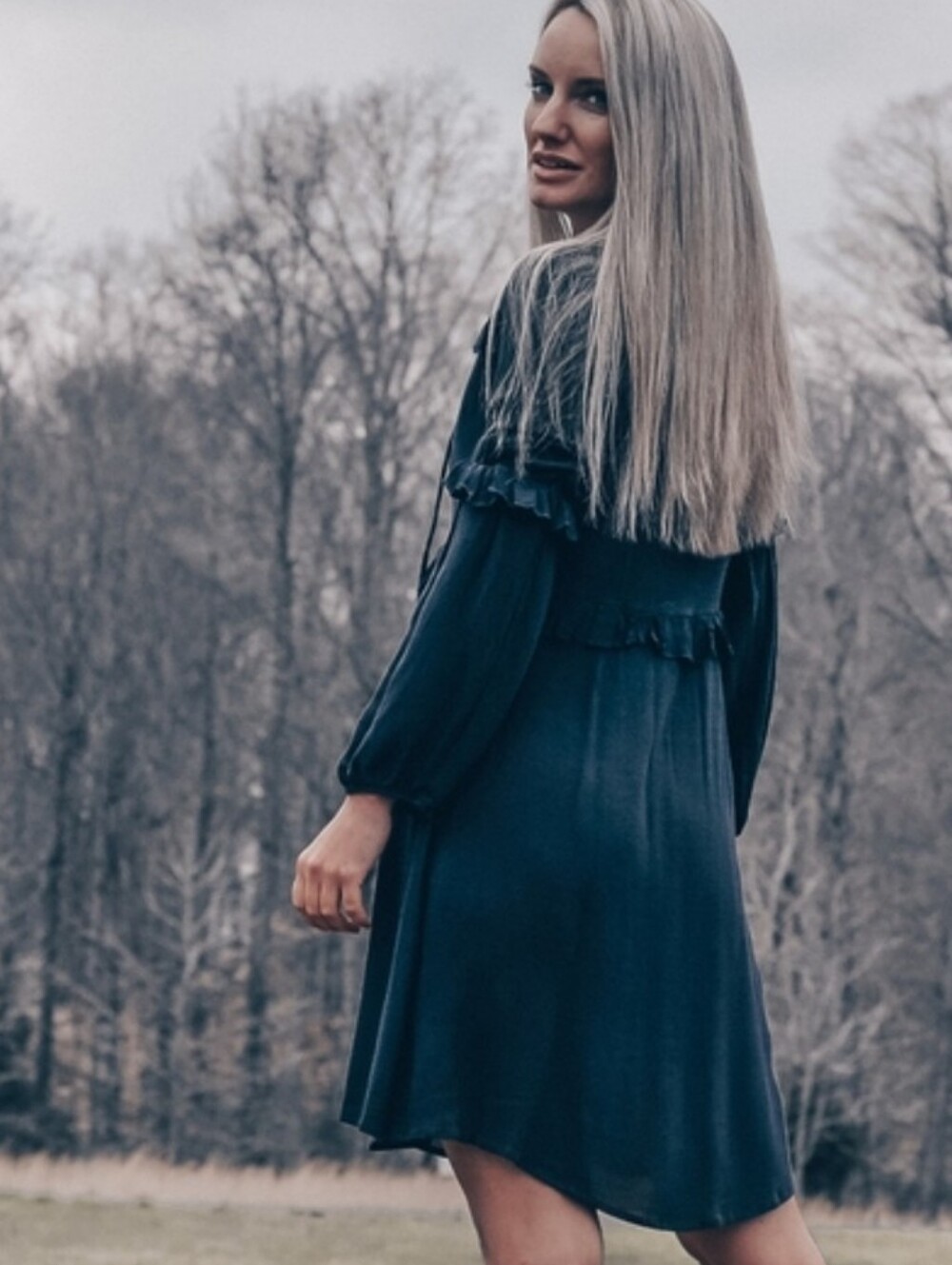 Threadzwear Navy Ruffle V-Neck Mini Dress